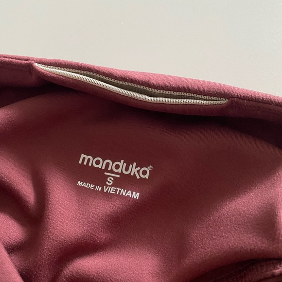 Manduka Essence Leggings in Clay XS - Picture 6 of 8